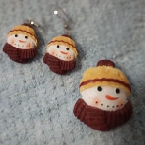 Extremely cute little set! Snowman brooch and earrings.